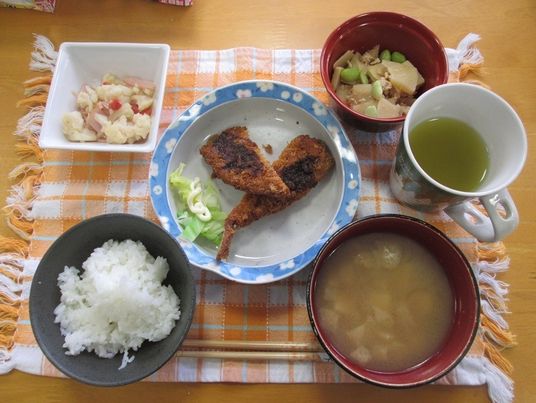 和風の食事セット