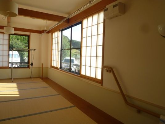 和室の明るい居室空間