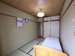 和室風居室の様子
