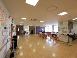 多機能な明るいスペース