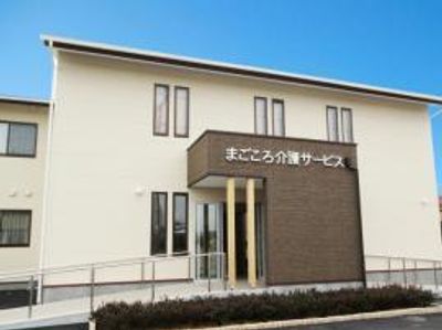清潔感のある建物エントランス