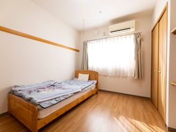 明るい居室の光景