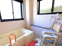 バリアフリーの浴室