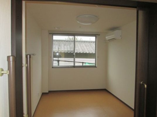 明るい空間の個室