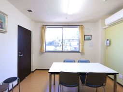 明るい多目的スペース