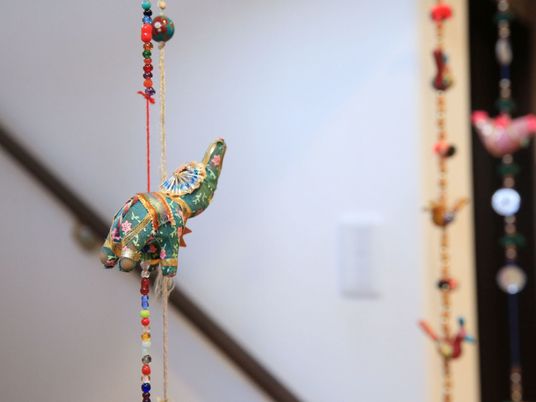 手作り風飾りの廊下