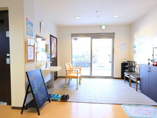 エントランスの明るい空間