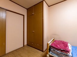 整った居室の一部