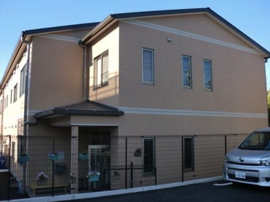清潔感のある建物正面
