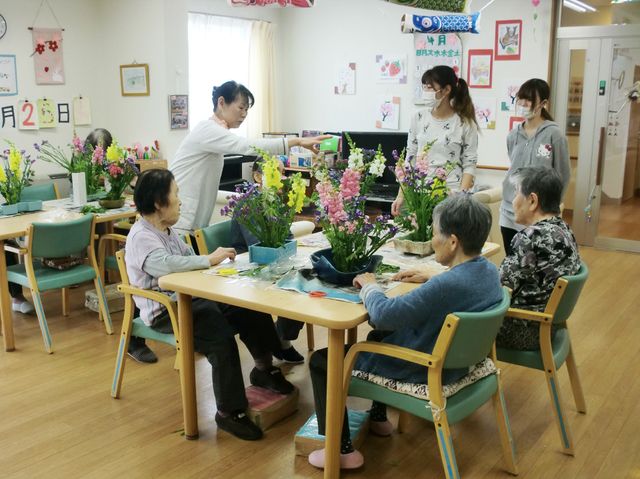 活動する人々の共有スペース