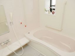 清潔な浴室設備