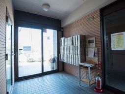 開放的なエントランスの様子