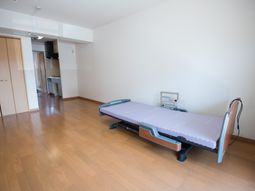 広々とした明るい居室