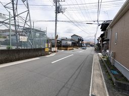 静かな通りの風景