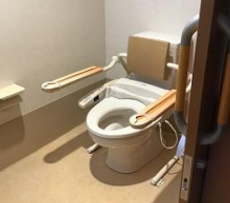 介助しやすい清潔なトイレ