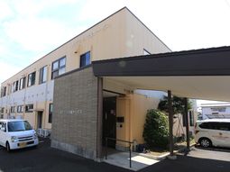 施設の外観とエントランス