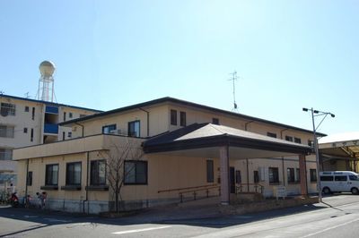 広々とした建物の外観