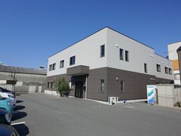 きれいな建物の外観