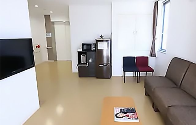 広々とした共有リビング