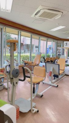 明るいトレーニング機器