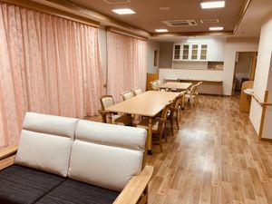 広々としたダイニングルーム