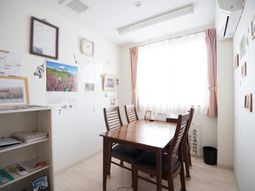 和やかな会議室