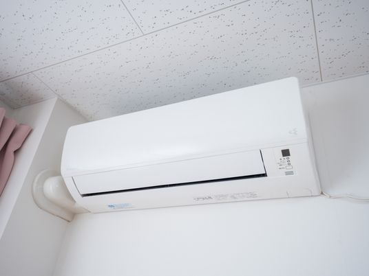 清潔な白いエアコン