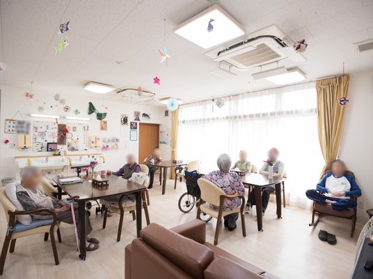 手工芸を楽しむ居室