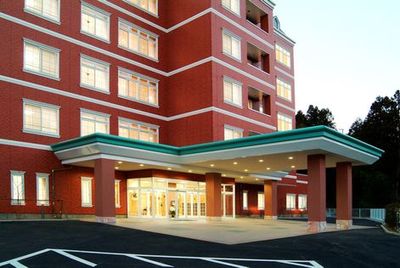 赤レンガの建物エントランス