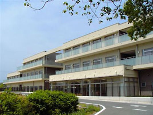 広々とした外観