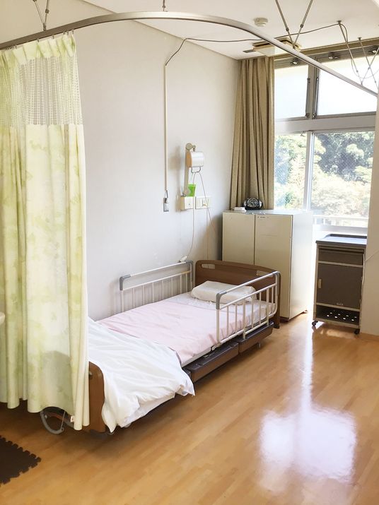 日差し入る居室