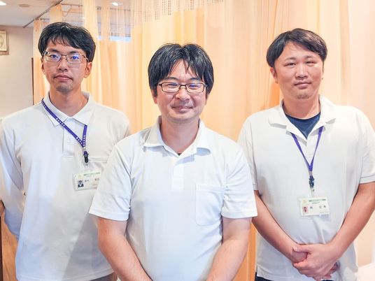 スタッフ3人の内観  