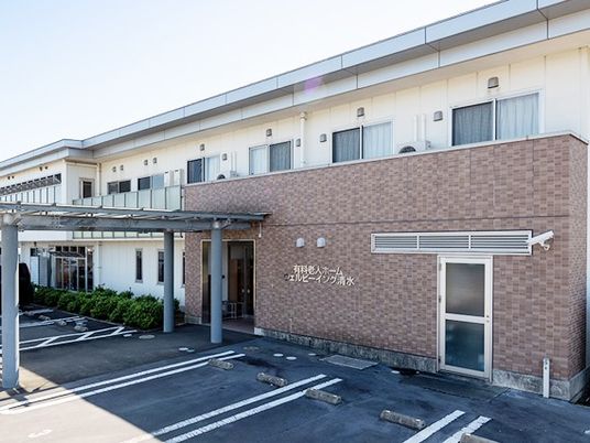 建物正面の出入口  