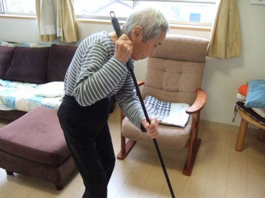 高齢者の立ち上がり練習