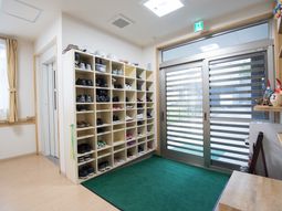 玄関スペースの靴棚