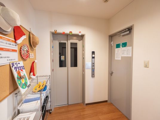 装飾された廊下エリア