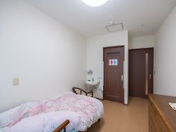 清潔な個室の介護職