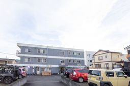 落ち着いた施設外観