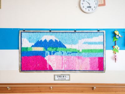 カラフルな壁掛けアート