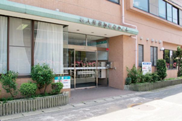 花や緑がある外観