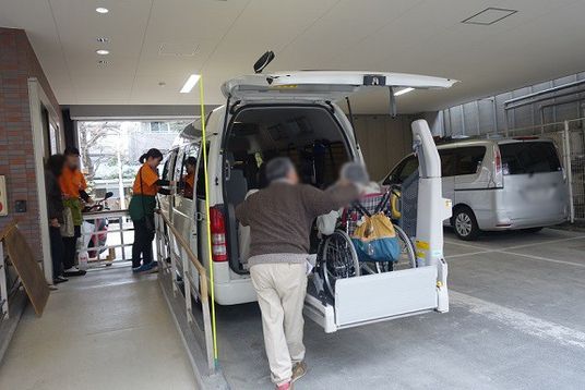 乗員の移乗サポート  