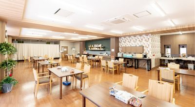 広々としたダイニングルーム