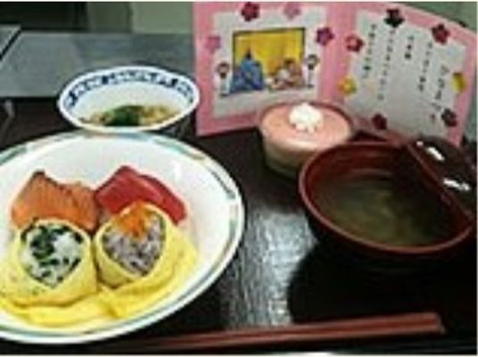 お食事セットアップ風景