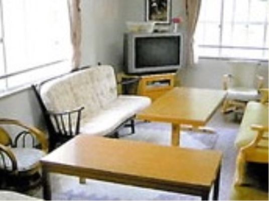 共用リビングの家具配置