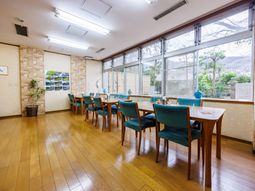 広々としたダイニングルーム