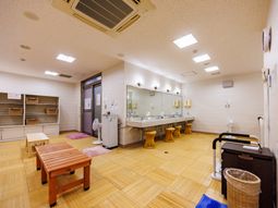 広々とした明るい洗面台