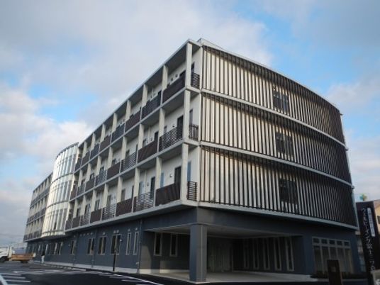 モダンな建物の外観