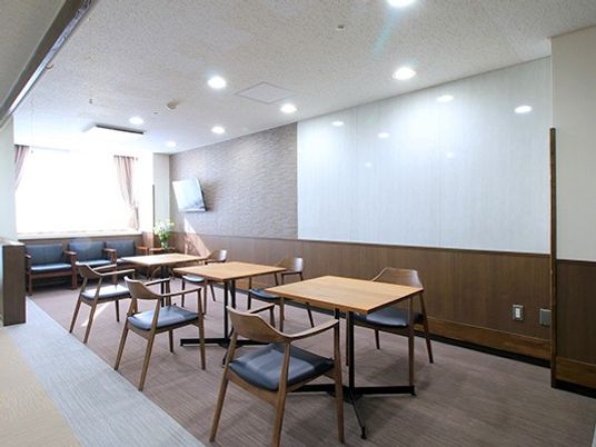 明るい食堂の空間  