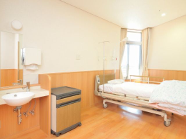 明るい居室 居室 自然光が差し込む広々とした明るい部屋で、快適に過ごせます。