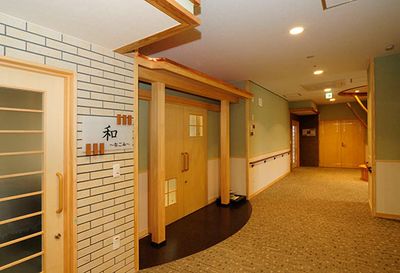 和風の装飾がある廊下
